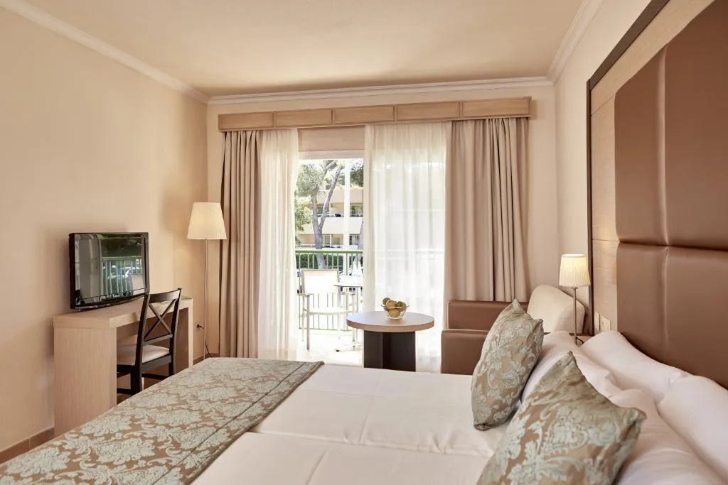 STUDIO PREMIUM Room, Zafiro Cala Mesquida, Majorca