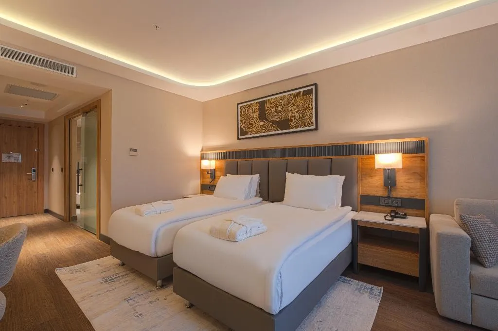 DOUBLE DELUXE LAND VIEW Room, Azura World Hotel, Antalya