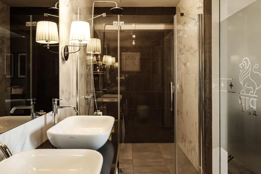 SUITE DELUXE QUEEN BED Room, Palazzo Jean Parisot Boutique Suites, Malta