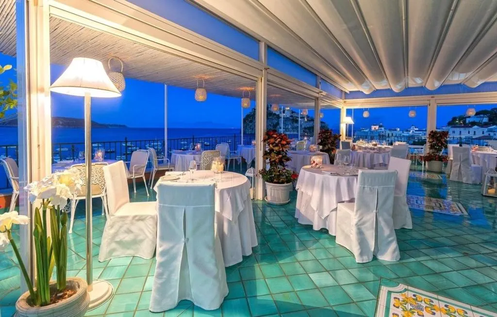 Restaurant, Miramare e Castello, Naples