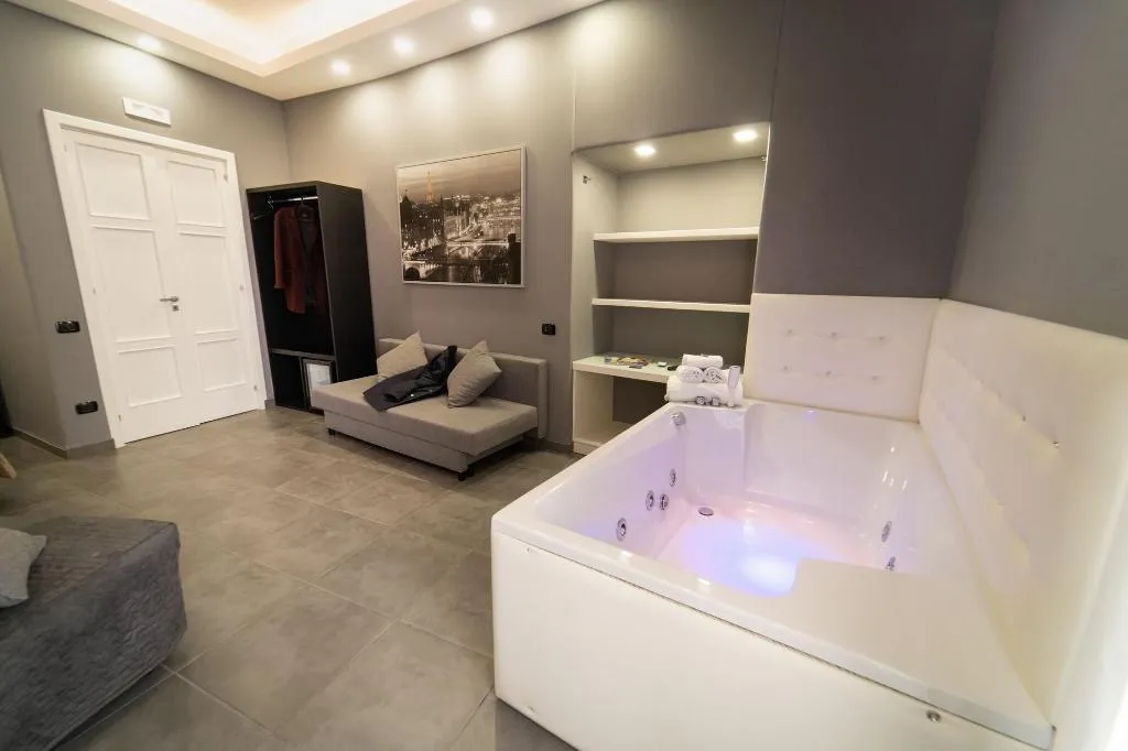 DOUBLE SUPERIOR Room, P.C. Boutique H. Napoli Centro, Naples