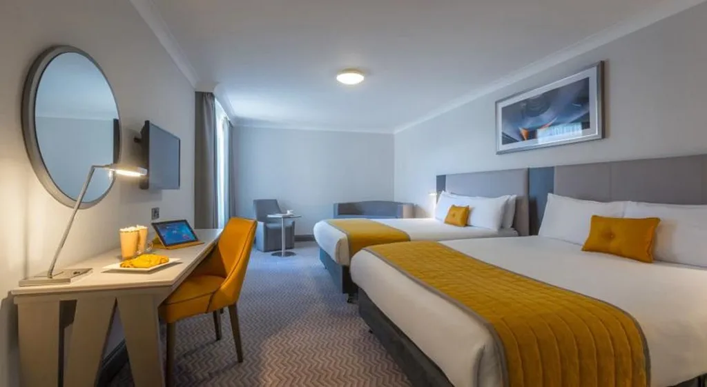 FAMILY ROOM STANDARD Room, Maldron Hotel Dublin Airport, Dublin
