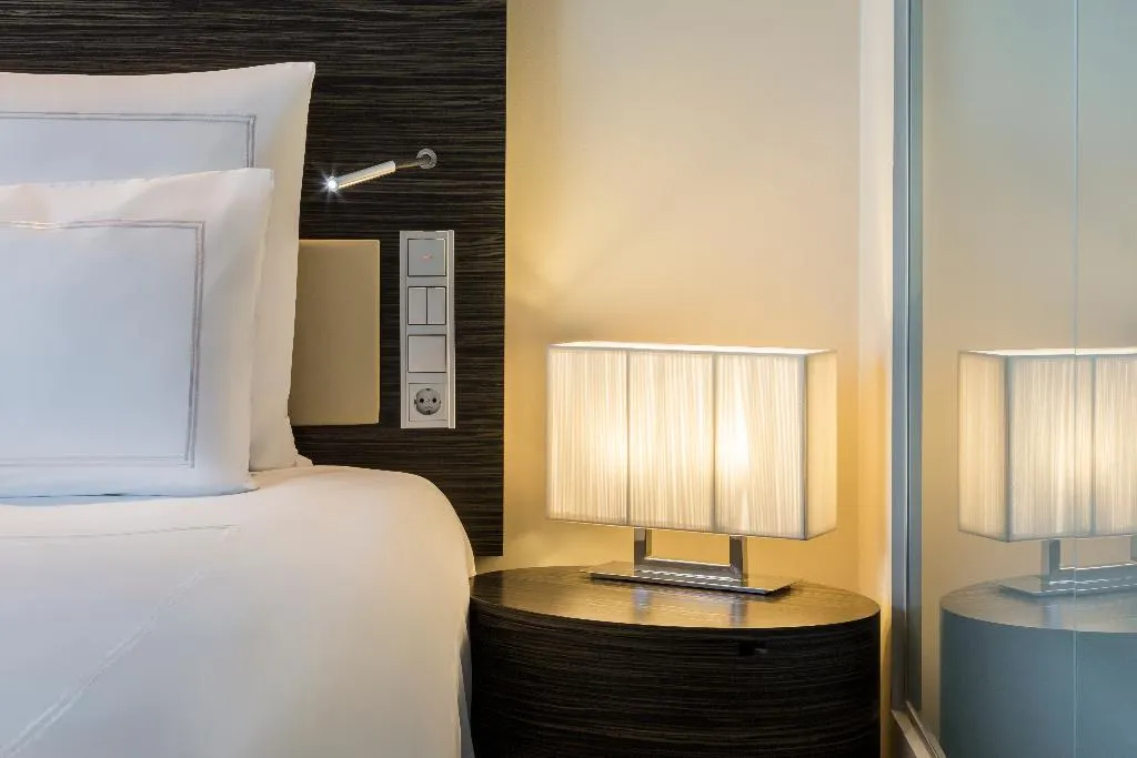 Room EXECUTIVE KING BED Room, Swissotel Tallinn, Tallinn