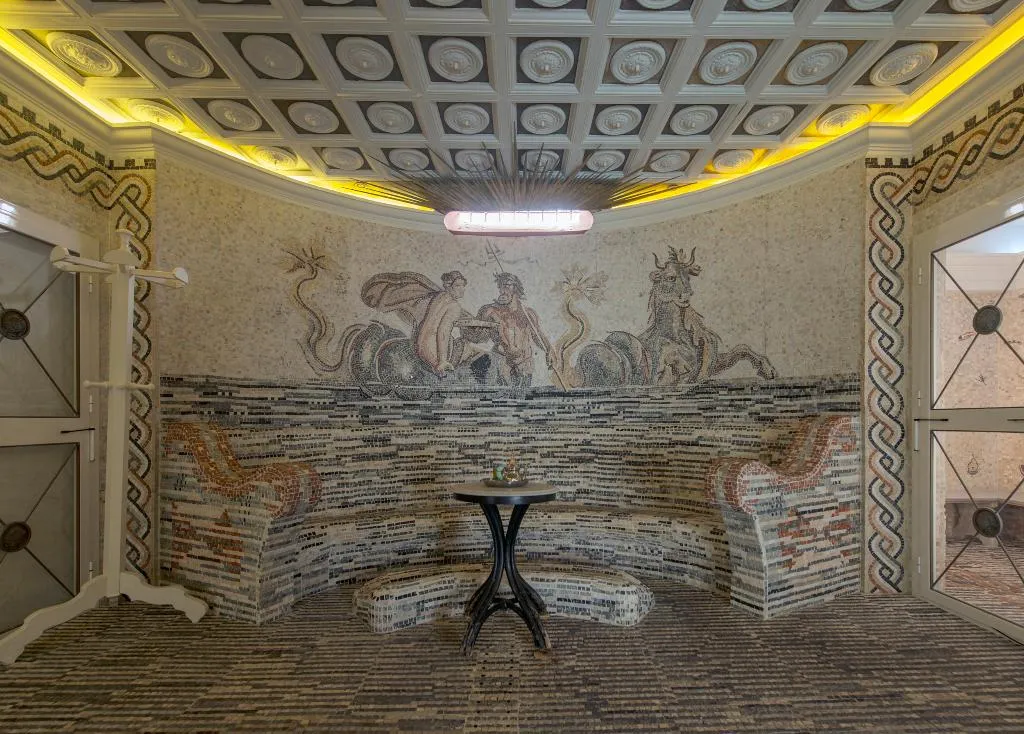 Sports and Entertainment, Casas de la Juderia, Seville