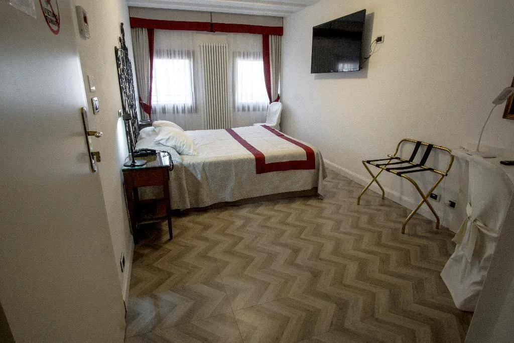 DOUBLE STANDARD Room, Antigo Trovatore, Venice