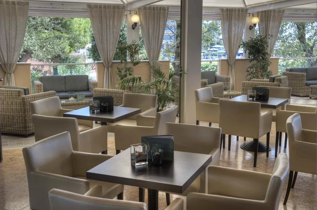 Bar, Hotel Excelsior- Bibione, Venice