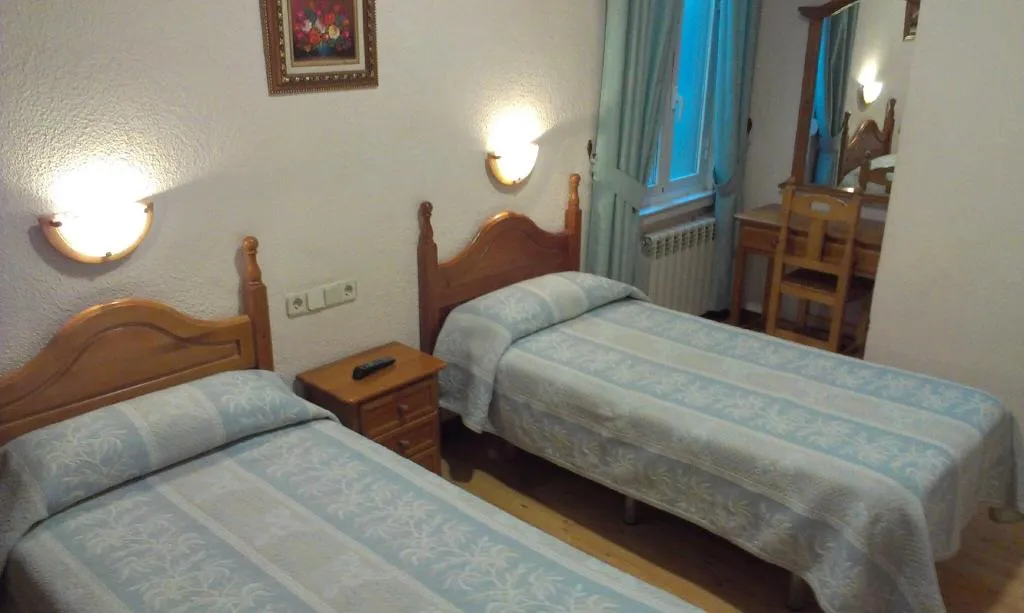 Room, Hostal Zamora, Madrid