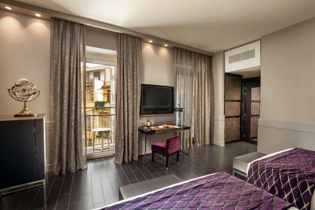 Room, The Style, Rome