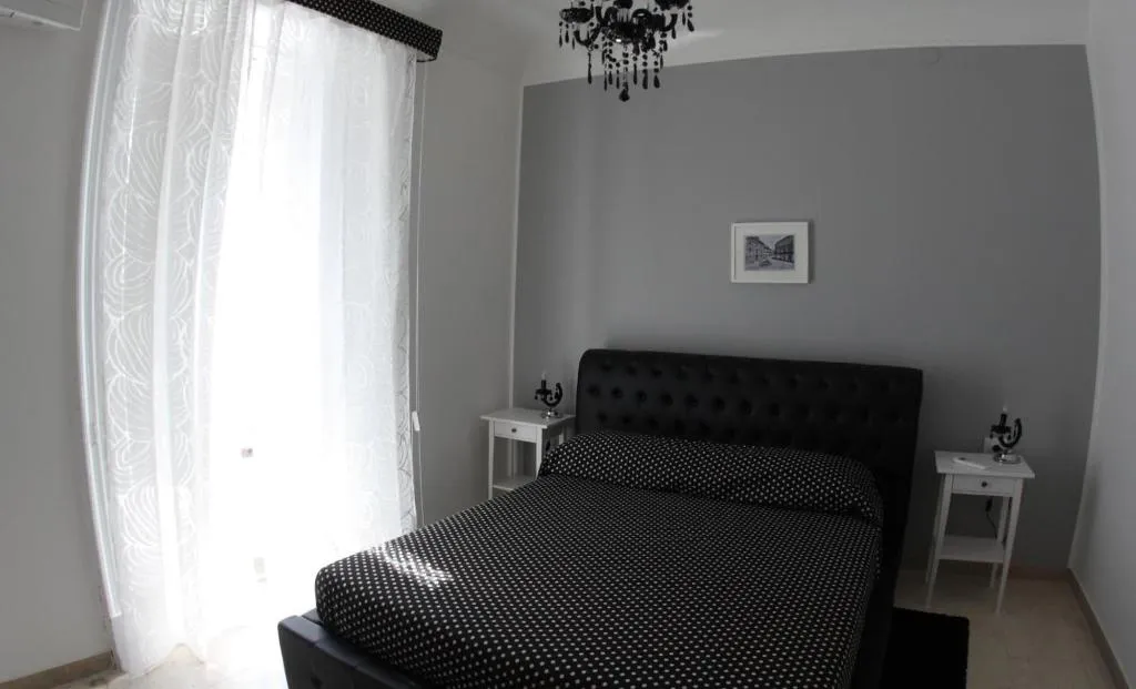 Room, Gualtiero Camere E Suite, Catania