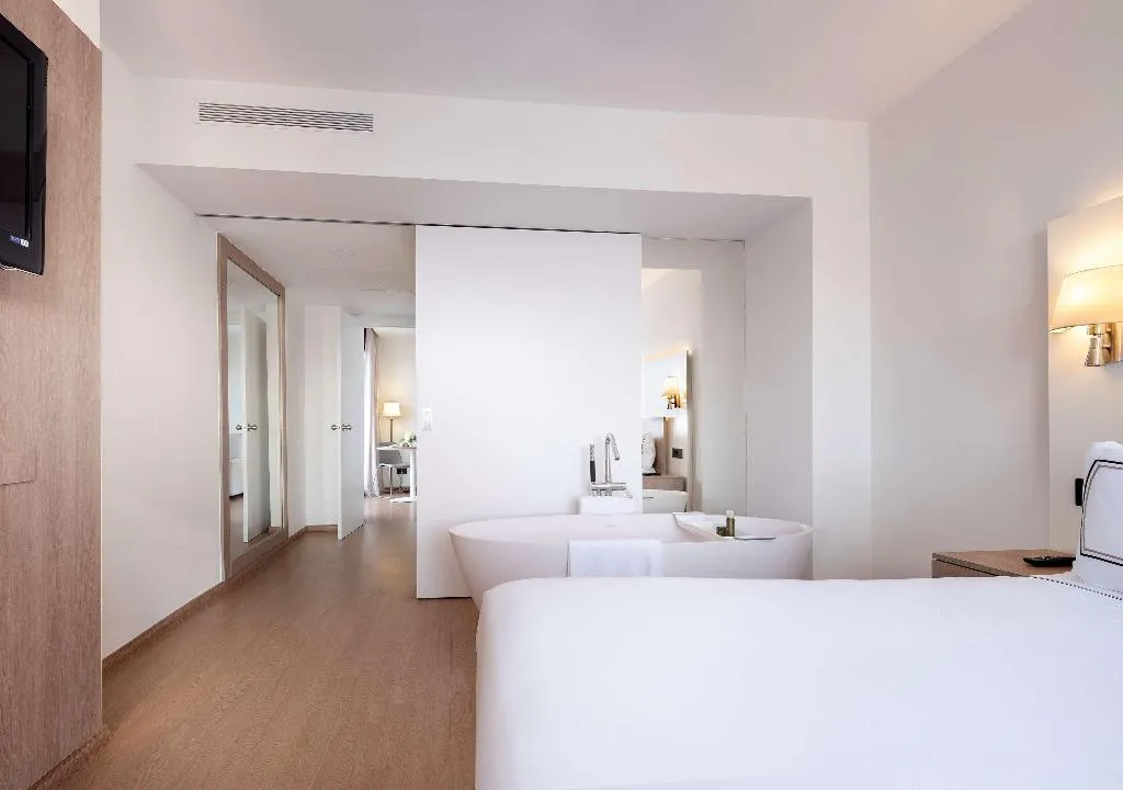 JUNIOR SUITE STANDARD Room, Melia Sitges, Costa Brava