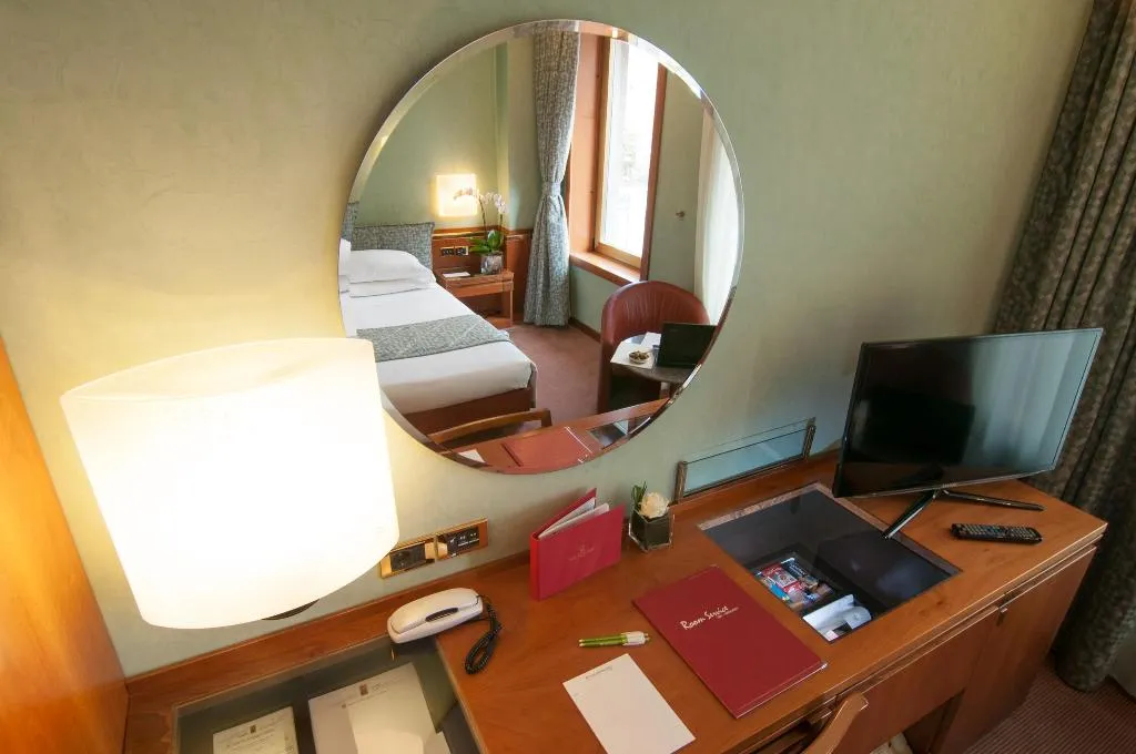 SINGLE STANDARD Room, Hotel Michelangelo Milan, Milan