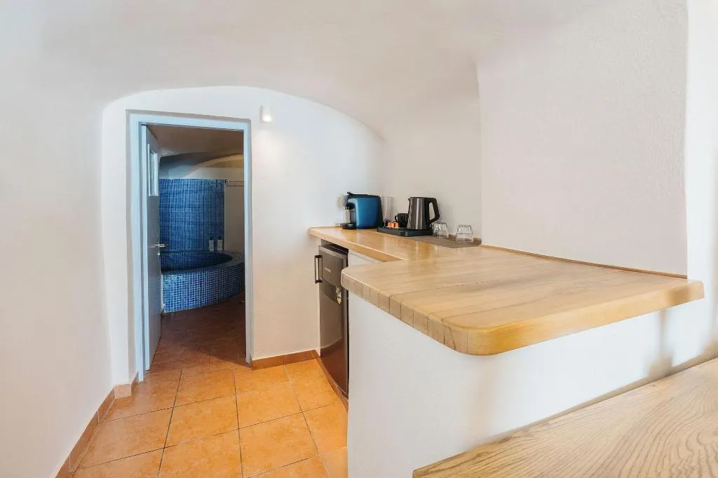 Room, Kastro Suites, Santorini