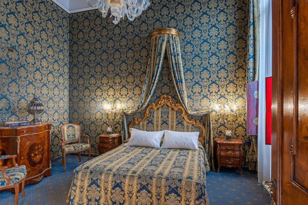 Room, Hotel Al Ponte Antico, Venice