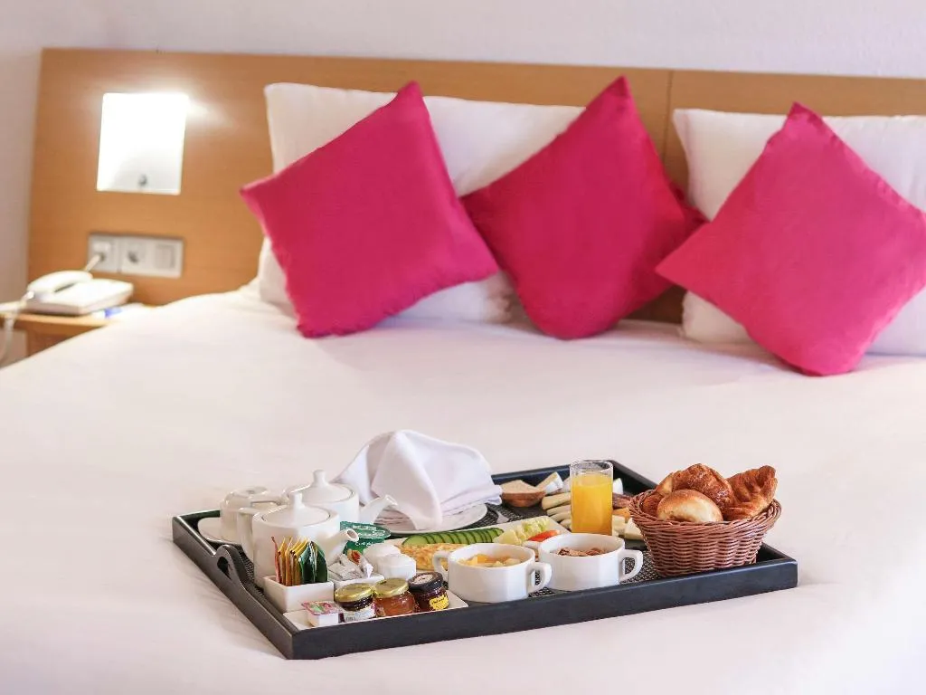 SINGLE SUPERIOR Room, Novotel Tunis, Tunisia