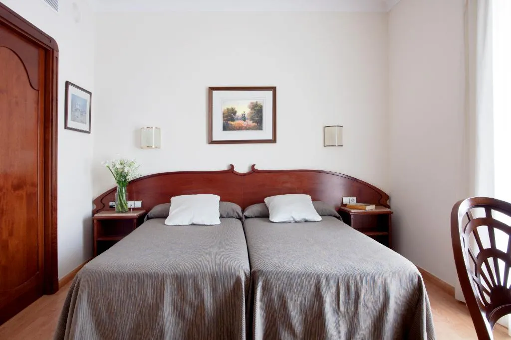 Double or Twin CLASSIC Room, Gaudi, Barcelona