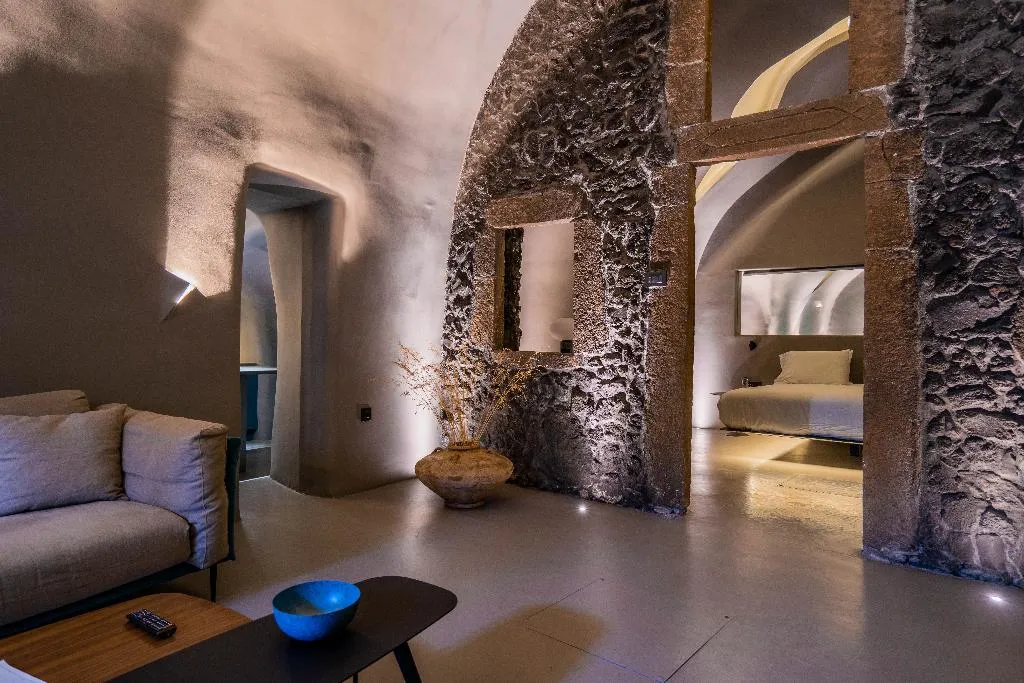 VILLA WITH PRIVATE POOL Room, Kivotos Santorini, Santorini