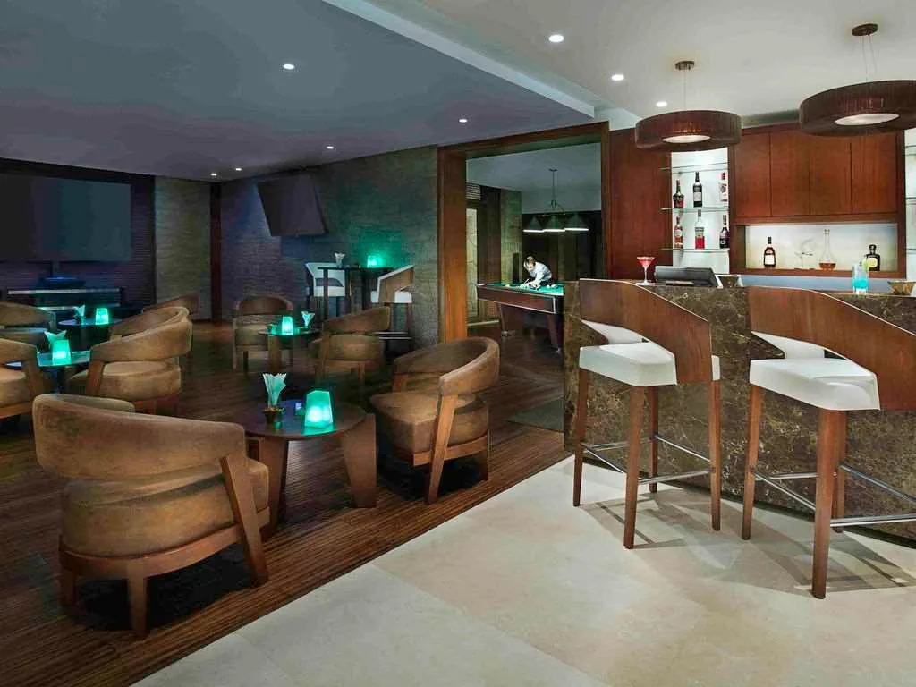 Bar, Sofitel Dubai The Palm, Dubai