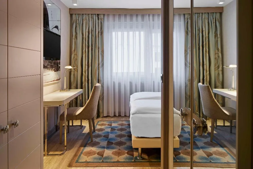 Room, Titanic Comfort Mitte, Berlin