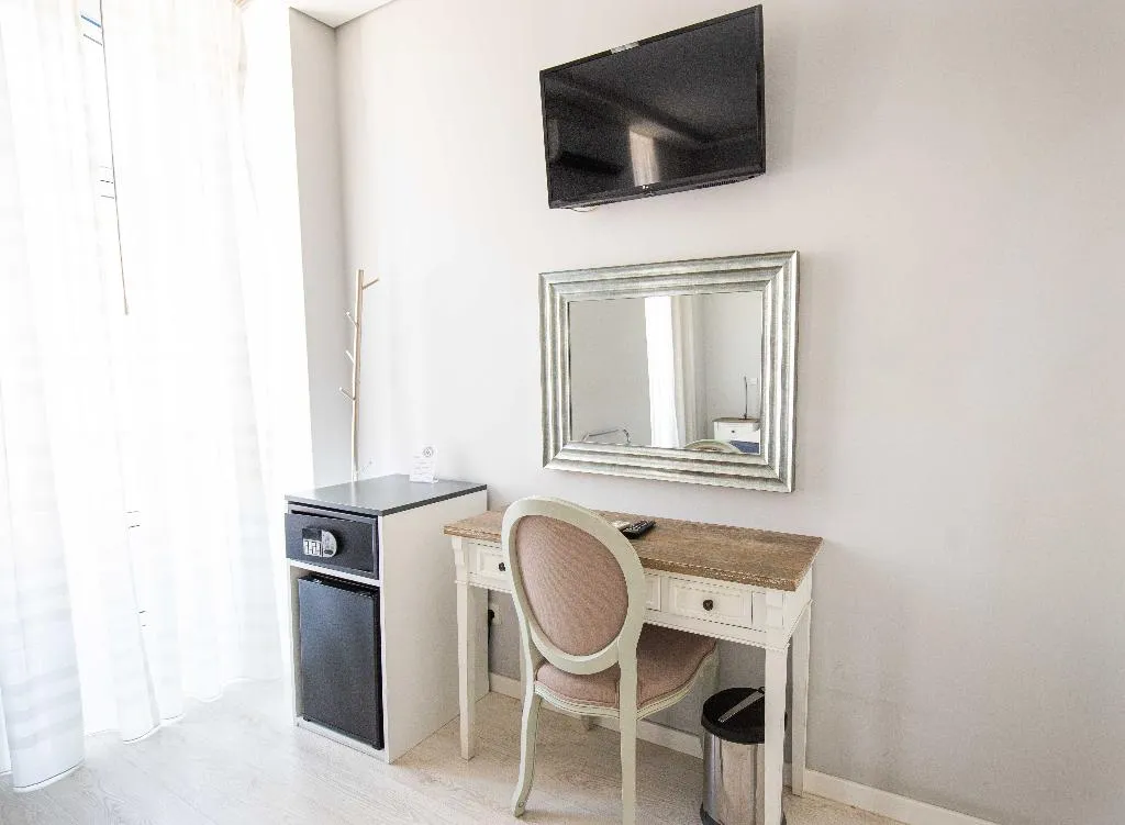 DOUBLE SUPERIOR WITH VIEWS Room, Residencial Alcobia, Lisbon