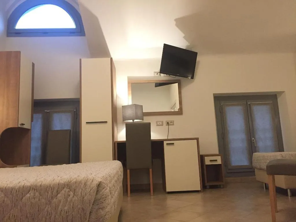 Room, Hotel Montecarlo, Milan