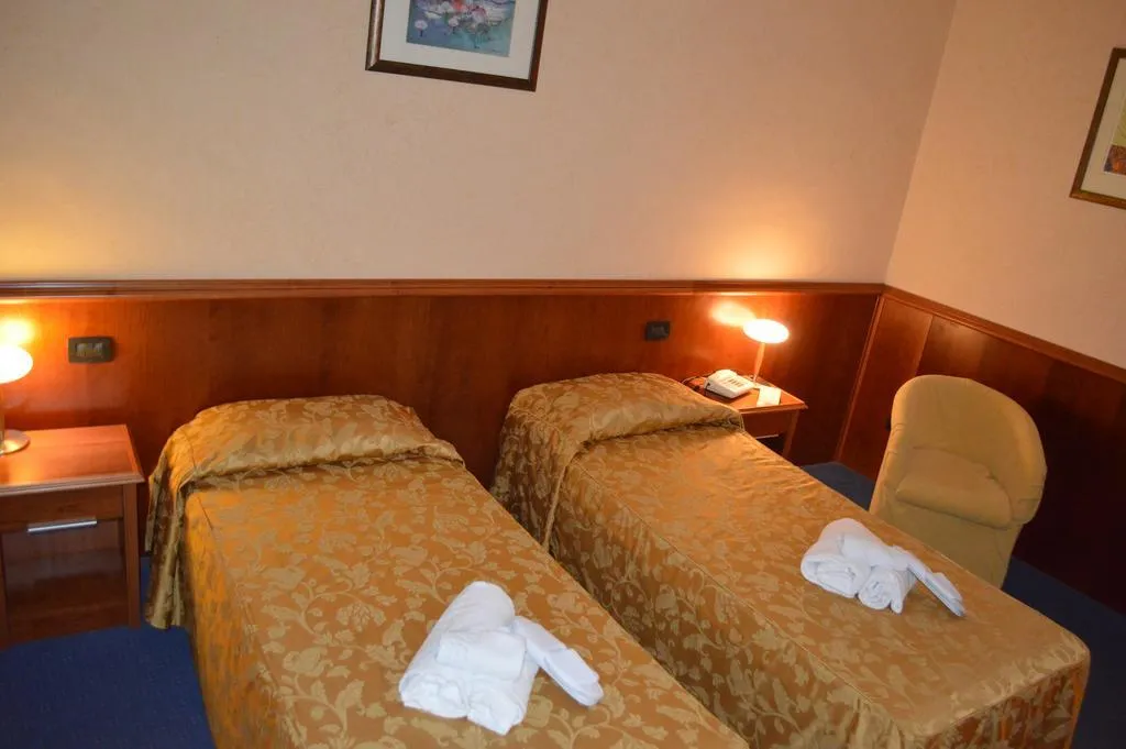 TWIN CLASSIC Room, Bluebay Colle Della Trinità Perugia, Perugia