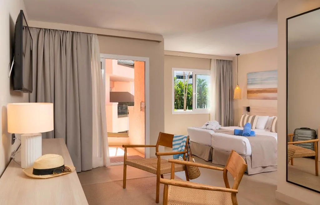 JUNIOR SUITE PREMIUM Room, AQUA Hotel The Breeze & Spa - Adults Only +18, Costa Brava