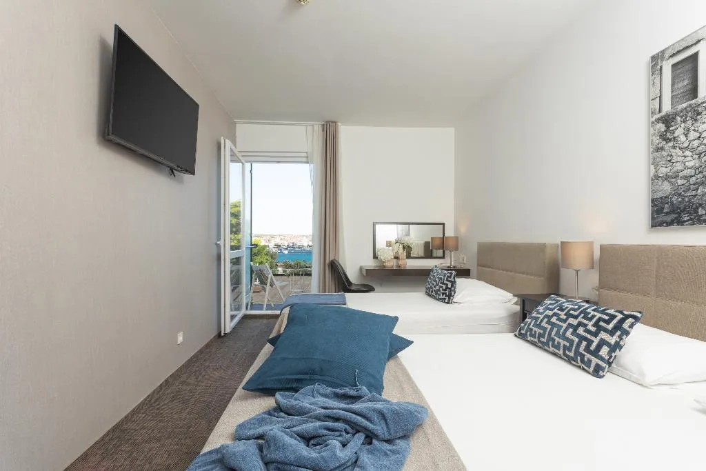 DOUBLE SUPERIOR WITH AIR CONDITIONING Room, Villa Arausa, Split