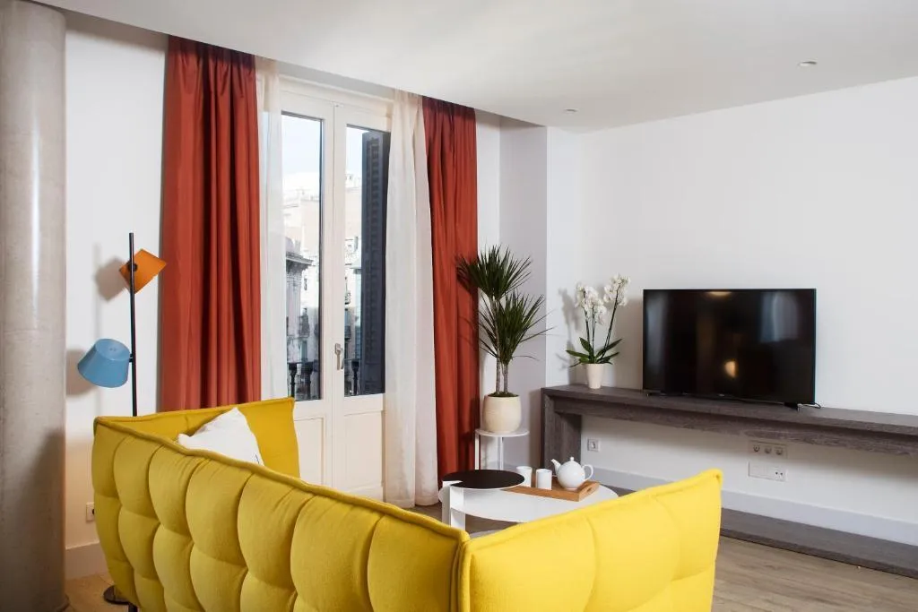 APARTMENT THREE BEDROOMS Room, Cosmo Apartments Passeig de Gracia, Barcelona