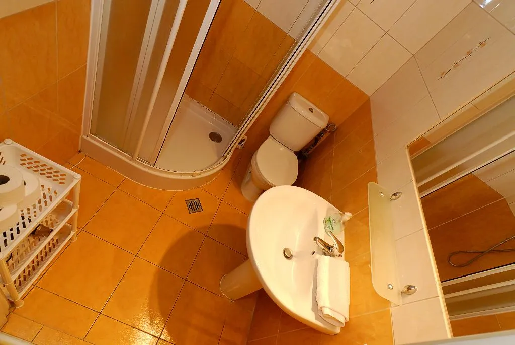 APARTMENT CAPACITY 4 ONE BEDROOM Room, P&J Tourist Apartments, Krakow