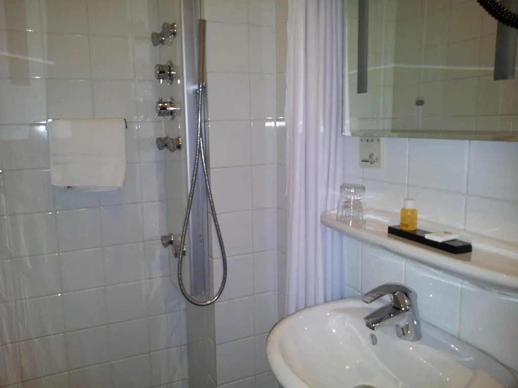 SINGLE STANDARD Room, The Concert Hotel, Amsterdam