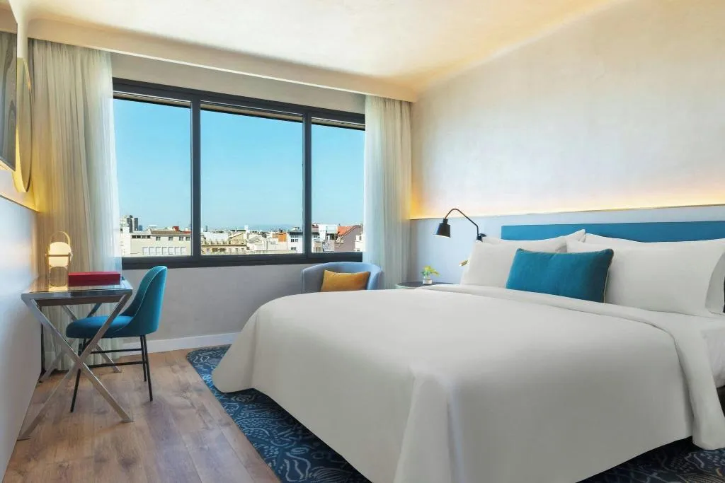 DOUBLE SUPERIOR Room, Renaissance Barcelona, Barcelona