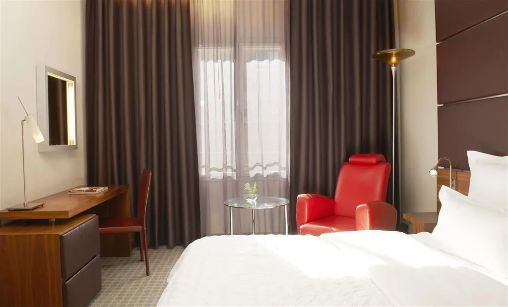 Room, Le Meridien Barcelona, Barcelona