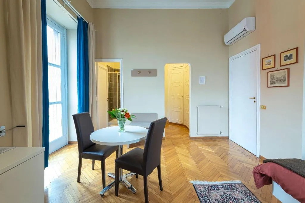 Room, B&B Il Ventre di Napoli, Naples