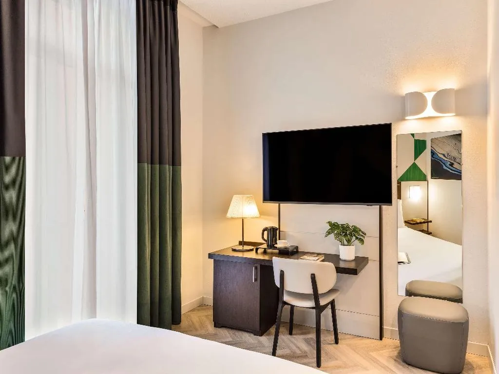 DOUBLE SUPERIOR Room, Mercure Napoli Centro Angioino, Naples