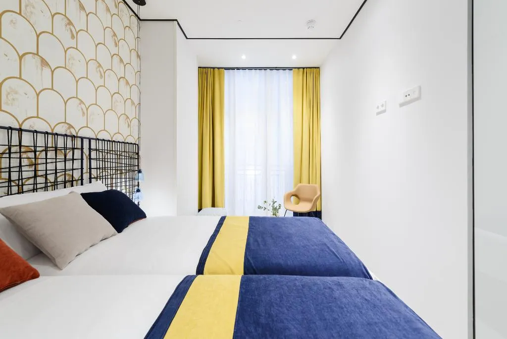 APARTMENT CAPACITY 5 TWO BEDROOMS Room, Smartrental Collection Gran Vía Centric, Madrid