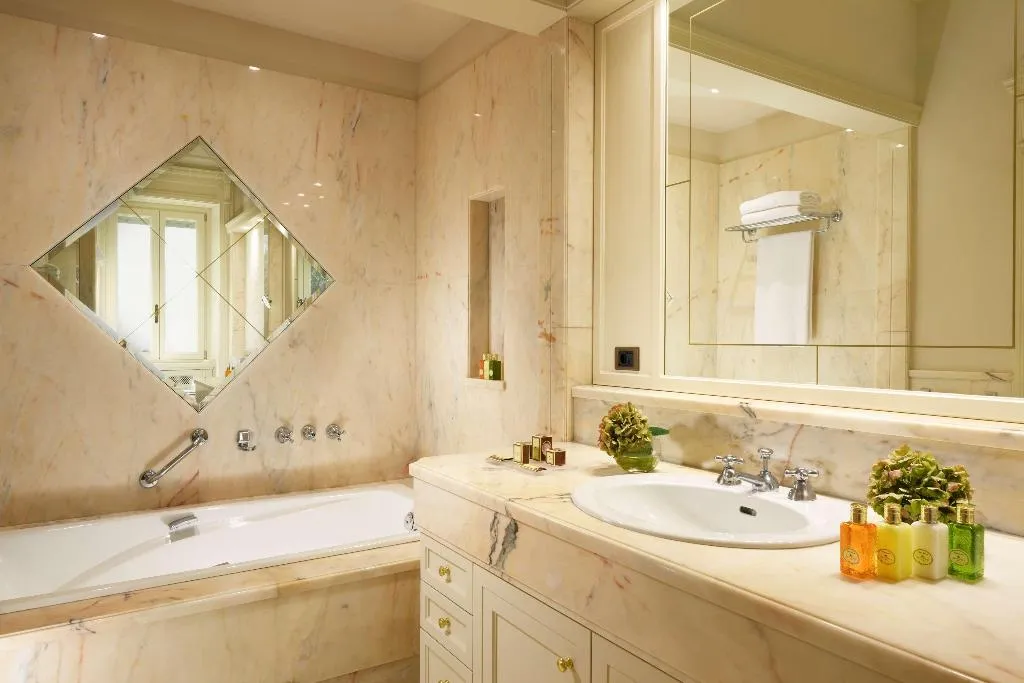 Room, Villa Cortine Palace Hotel, Milan