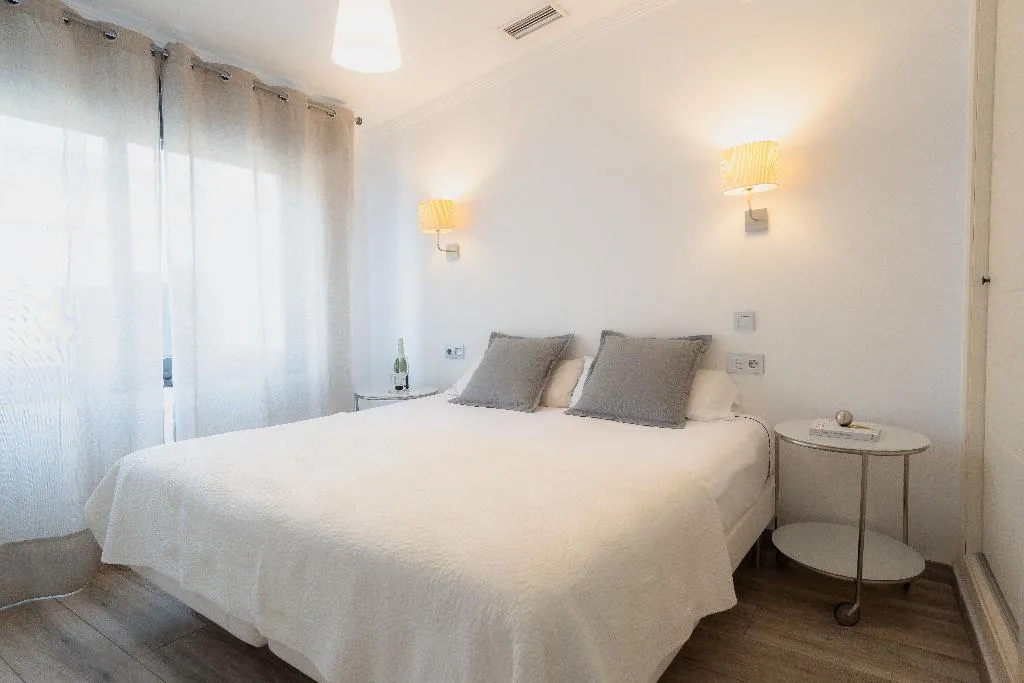 APARTMENT WITH TERRACE Room, azz Apartamentos Torre de la Plata, Seville