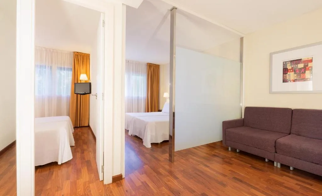 QUADRUPLE STANDARD Room, Port Valencia Feria, Valencia