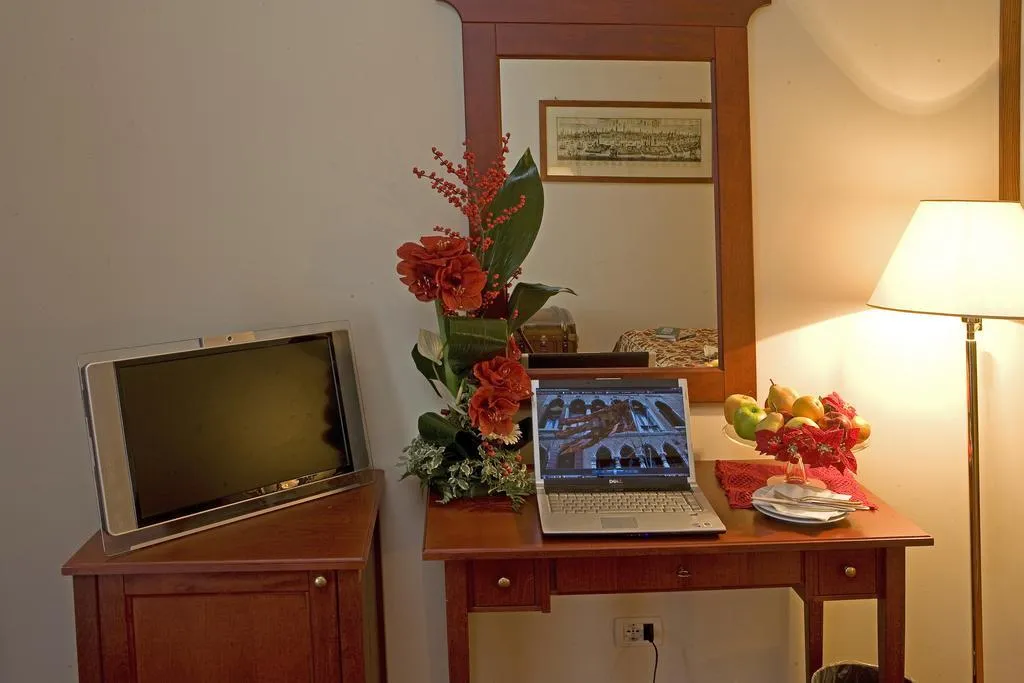 SINGLE SUPERIOR Room, Palazzo Marcello Al Sole, Venice
