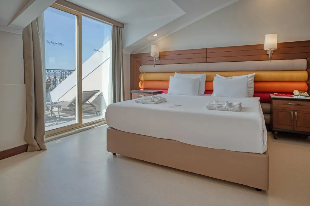 SUITE WITH TERRACE Room, Megasaray West Beach Antalya, Antalya