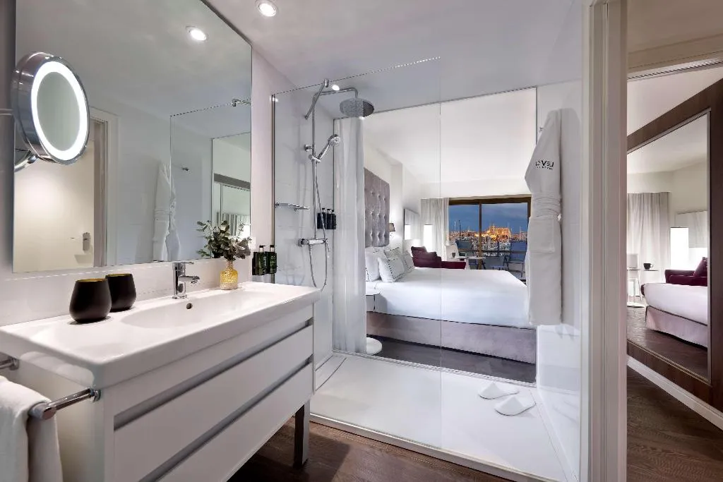 DOUBLE SEA VIEW Room, Melia Palma Marina, Majorca