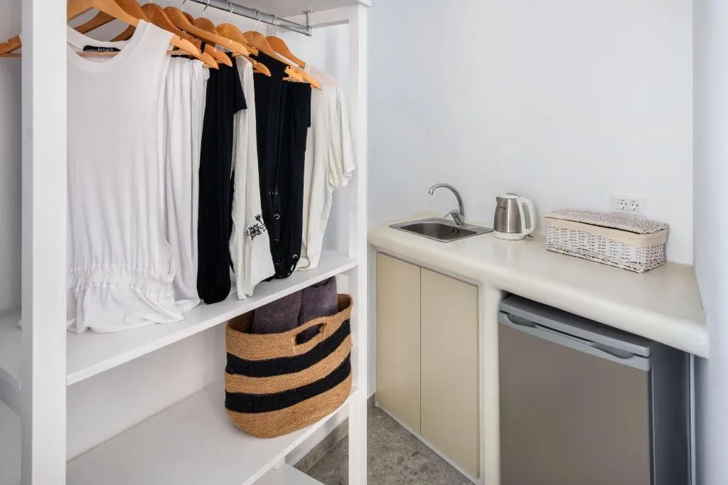 Room, Seven Suites, Santorini