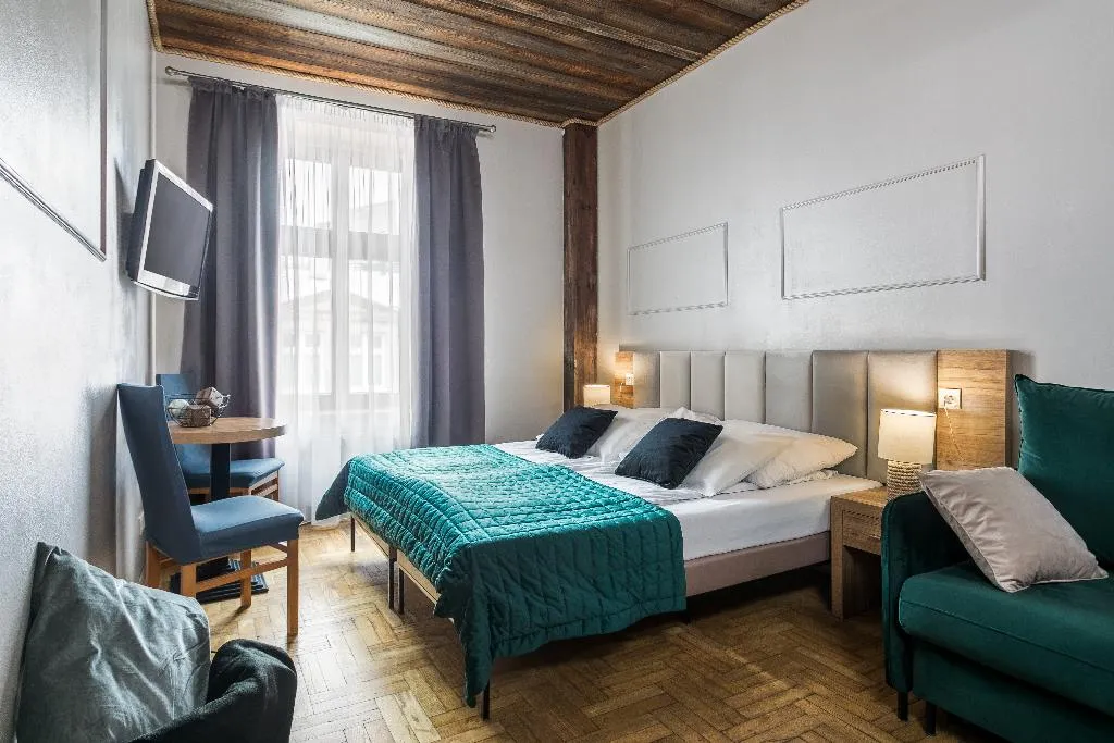 Double or Twin SUPERIOR Room, Pergamin Aparthotel, Krakow
