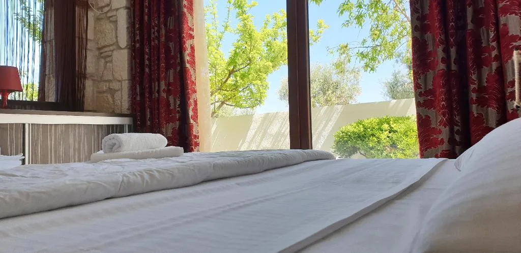 SUITE DELUXE ONE BED Room, Bungalow White Apartments and Suits, Halkidiki
