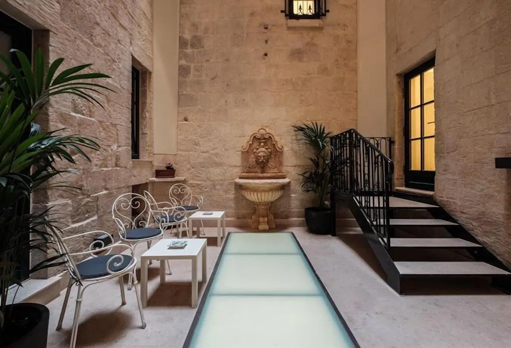 Room, Palais Le Brun, Malta