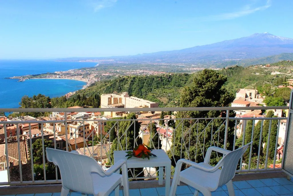 Terrace, Mediterranee Hotel, Taormina