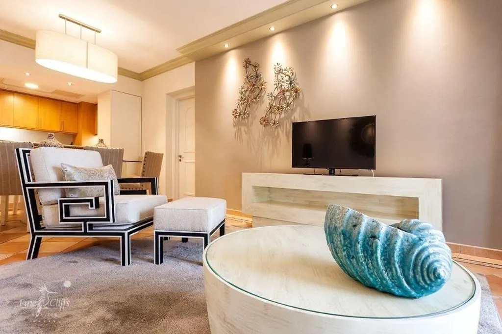 Room, Pine Cliffs Village & Golf Suites, Algarve