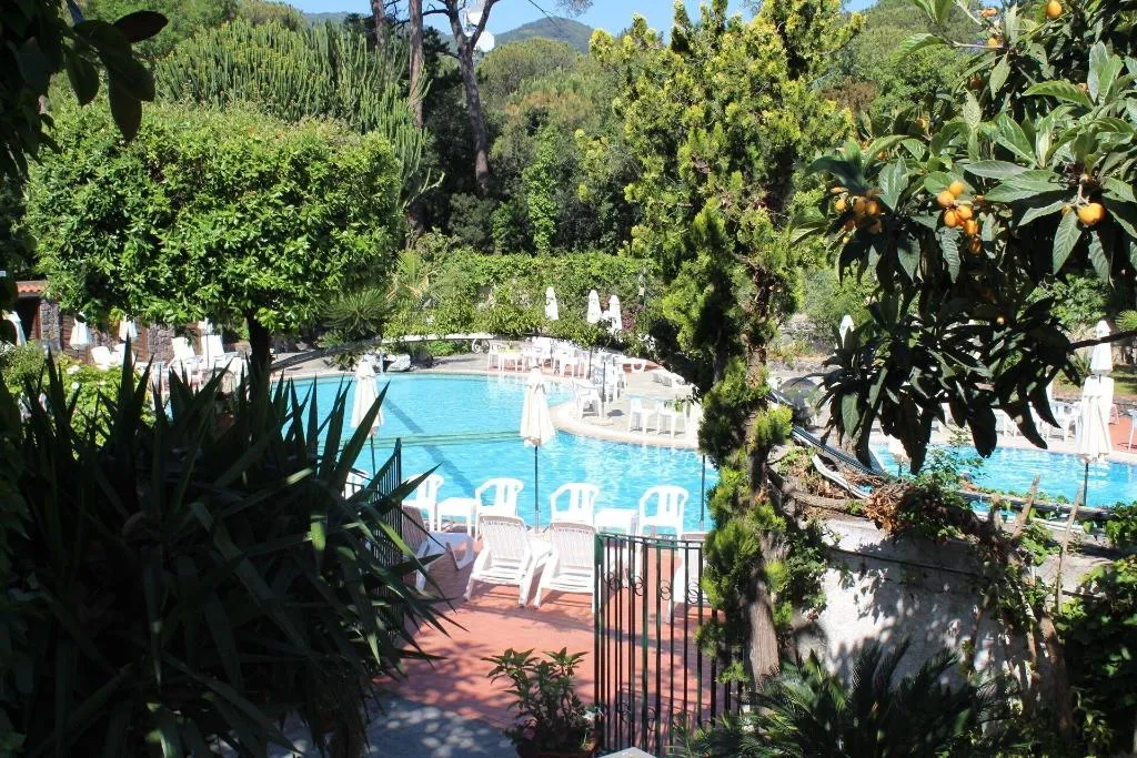Sports and Entertainment, Pineta, Naples