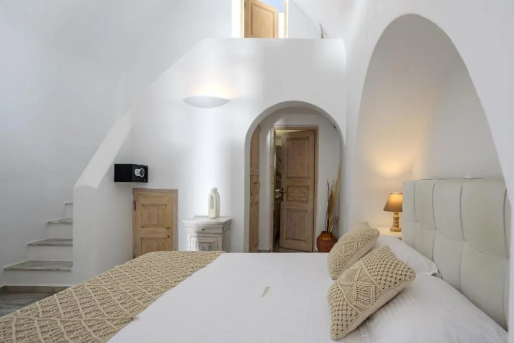 CAVE ONE BEDROOM ONE BATHROOM Room, Hotel Kallisto, Santorini