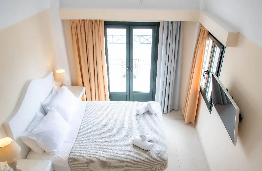APARTMENT SEA VIEW CAPACITY 5 Room, Sellada Beach, Santorini